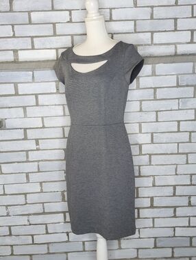 • Banana Republic Women's Short Cap Sleeve Sheath Dress Size 6 Gray Keyhole